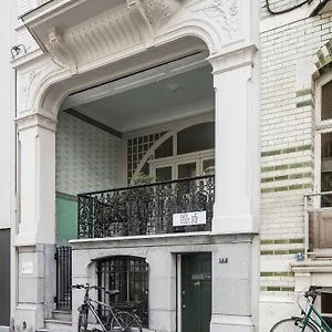 spacious-belle-epoque-house-with-free-parking.bruges-hotels.info/