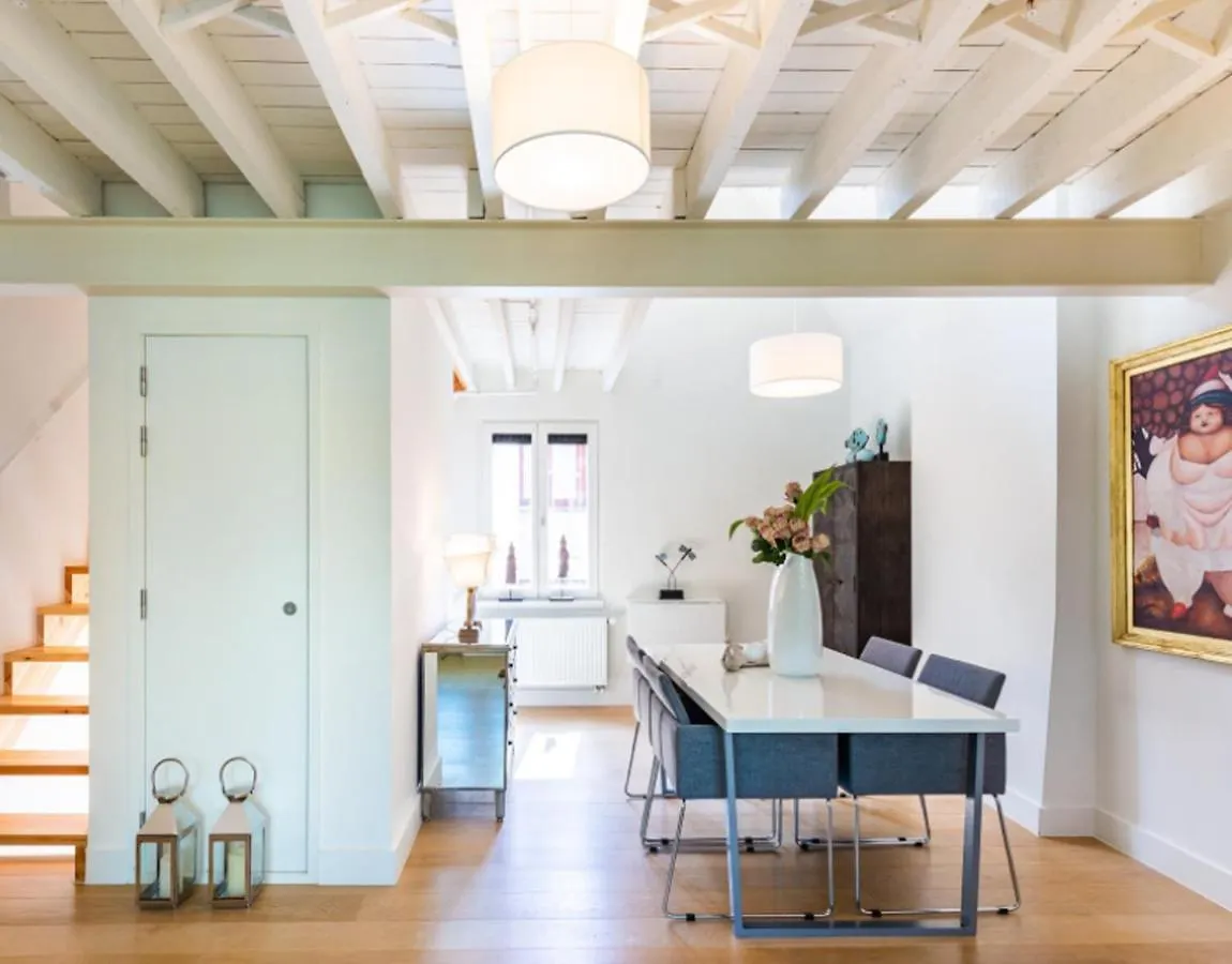 Antwerp Old Town Triplex Apartment Belgien