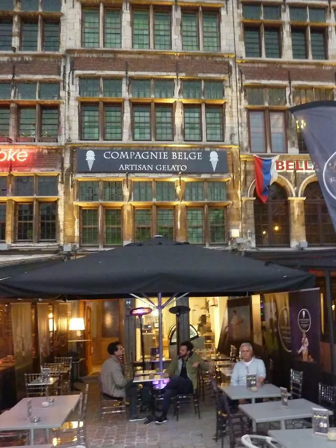 Antwerp Old Town Triplex Apartment