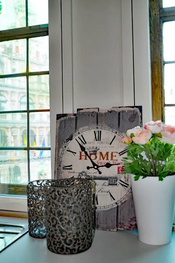 Antwerp Old Town Triplex Apartment