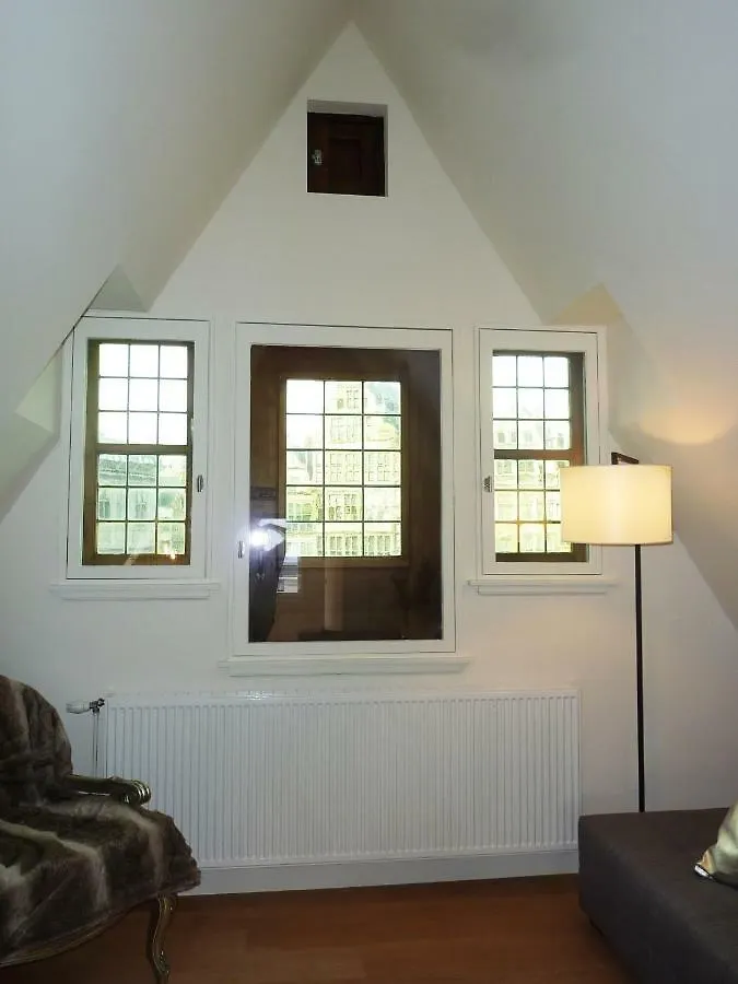 Antwerp Old Town Triplex Apartment 比利时